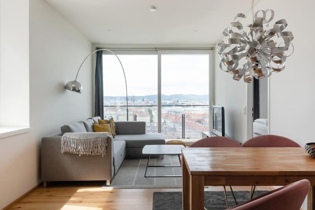 Hoch Hinaus, Neu Und Stilvoll Mit Pool Am Dach Apartment Виена Екстериор снимка