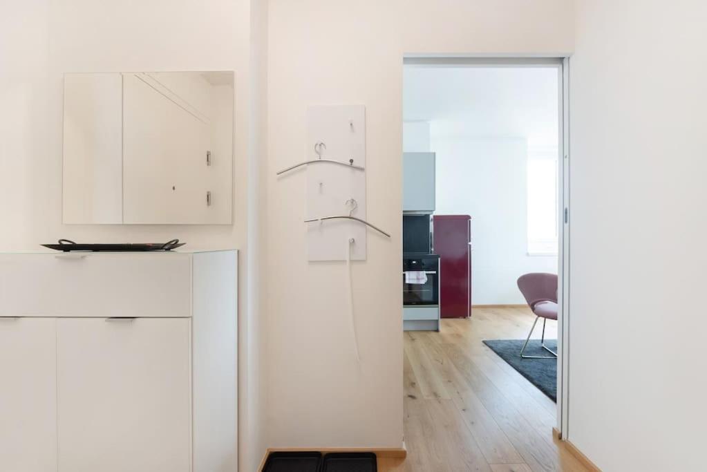 Hoch Hinaus, Neu Und Stilvoll Mit Pool Am Dach Apartment Виена Екстериор снимка